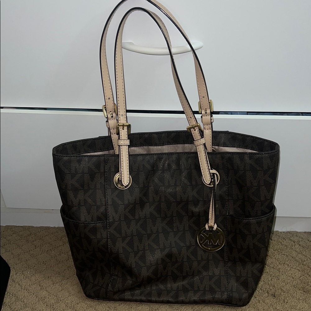 Michael kors bag!!